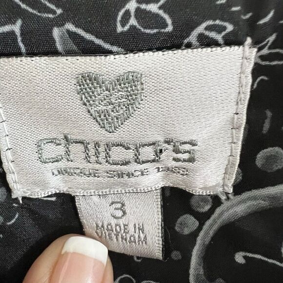 Chico’s Women’s Black Faux Fur Full Zip Vest Size 3 US XL Quilted Back - Picture 4 of 9